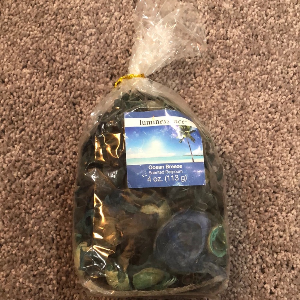 Luminescence ocean breeze scented potpourri